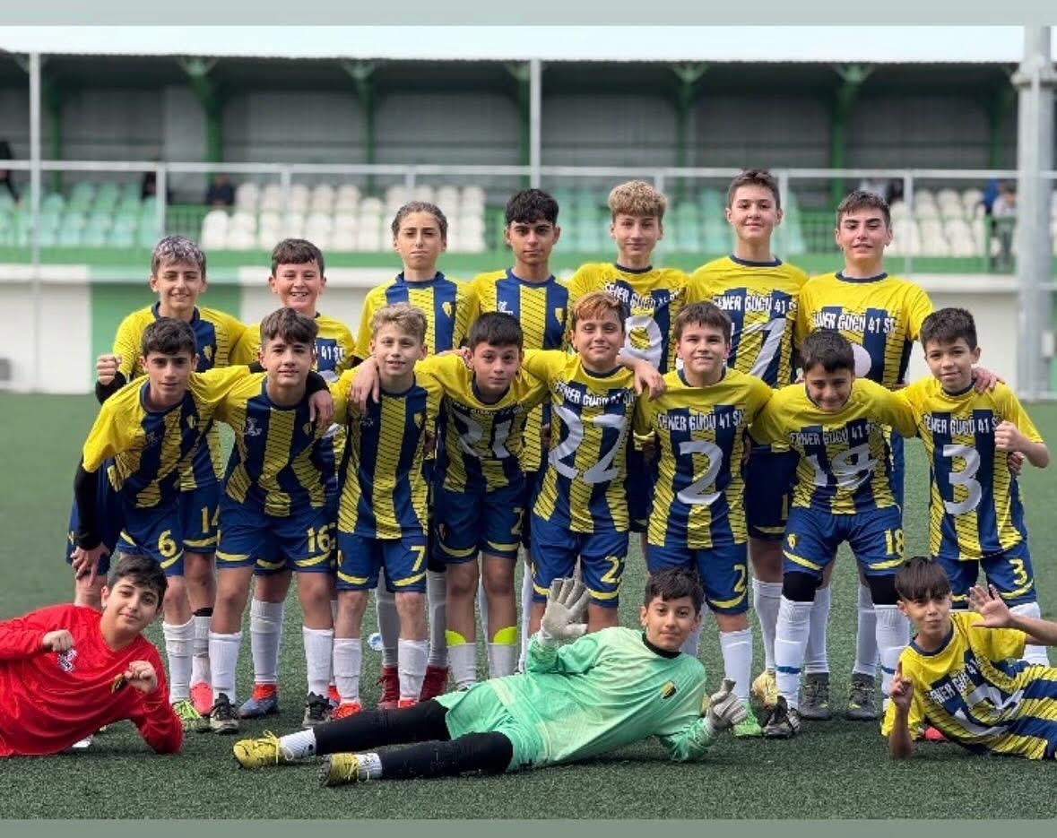 Fener 41 Gücü takım fotoğrafı