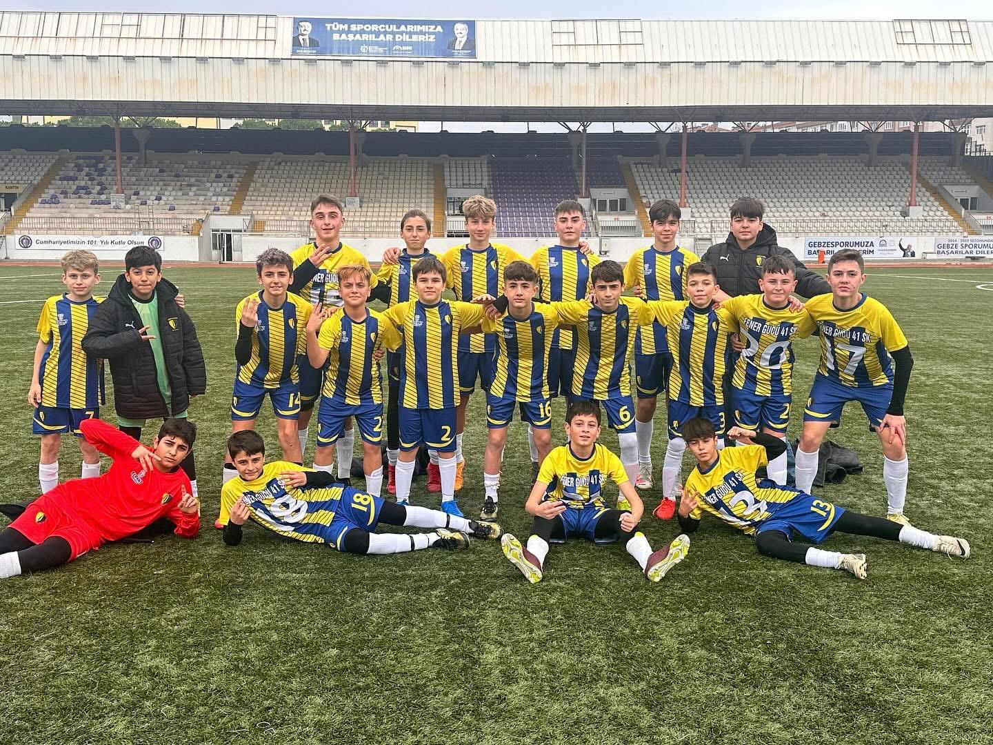 Fener 41 Gücü takım fotoğrafı